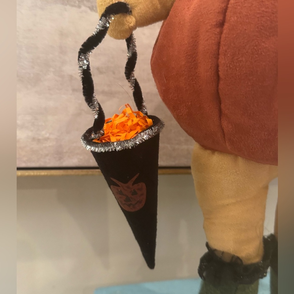 🎃Halloween Decor🎃 Includes a Pumpkin Doll on Bicycle and a standing Pumpkin Man - Picture 4 of 14